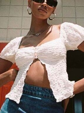 Forever 21 Women's Ivory Textured Stretch Puff Sleeve Crop Top Size XS
